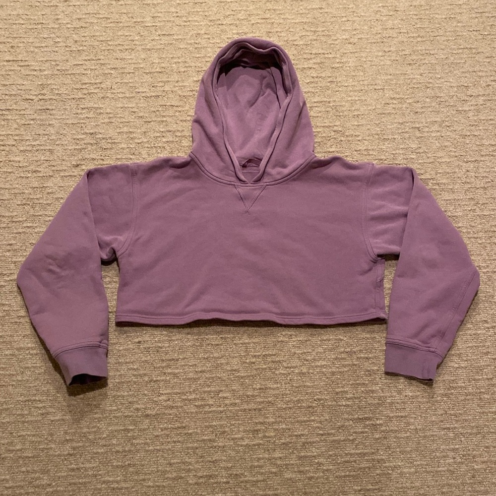 Lululemon crop sweatshirt in lavender, no tags, xs fit